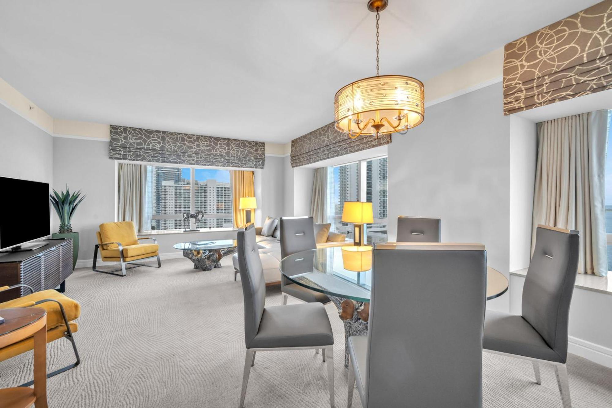 Apartment 2 Bedroom Or King Four Seasons Free Wi-fi & Free Parking *
