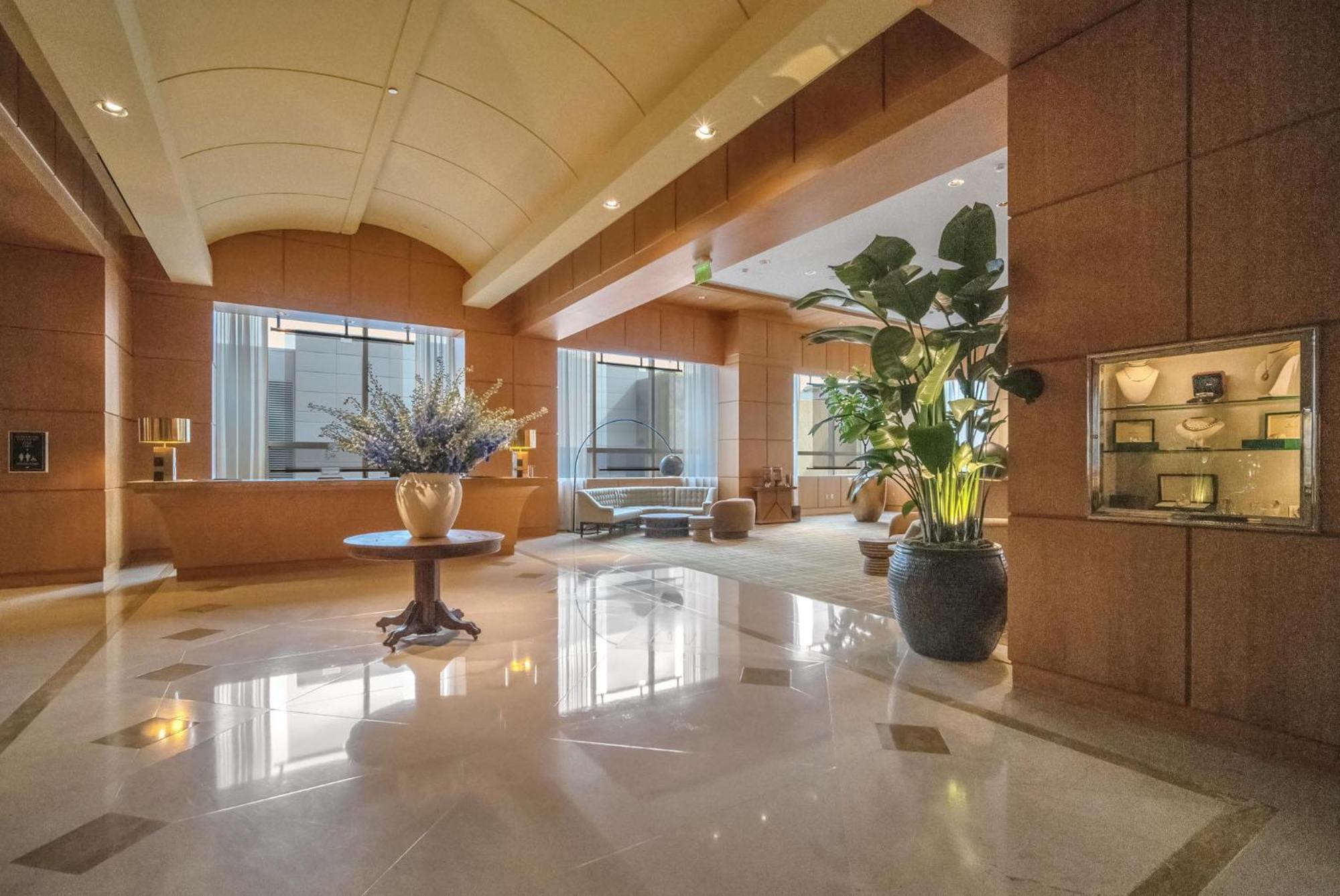 2 Bedroom Or King Four Seasons Free Wi-fi & Free Parking Apartment