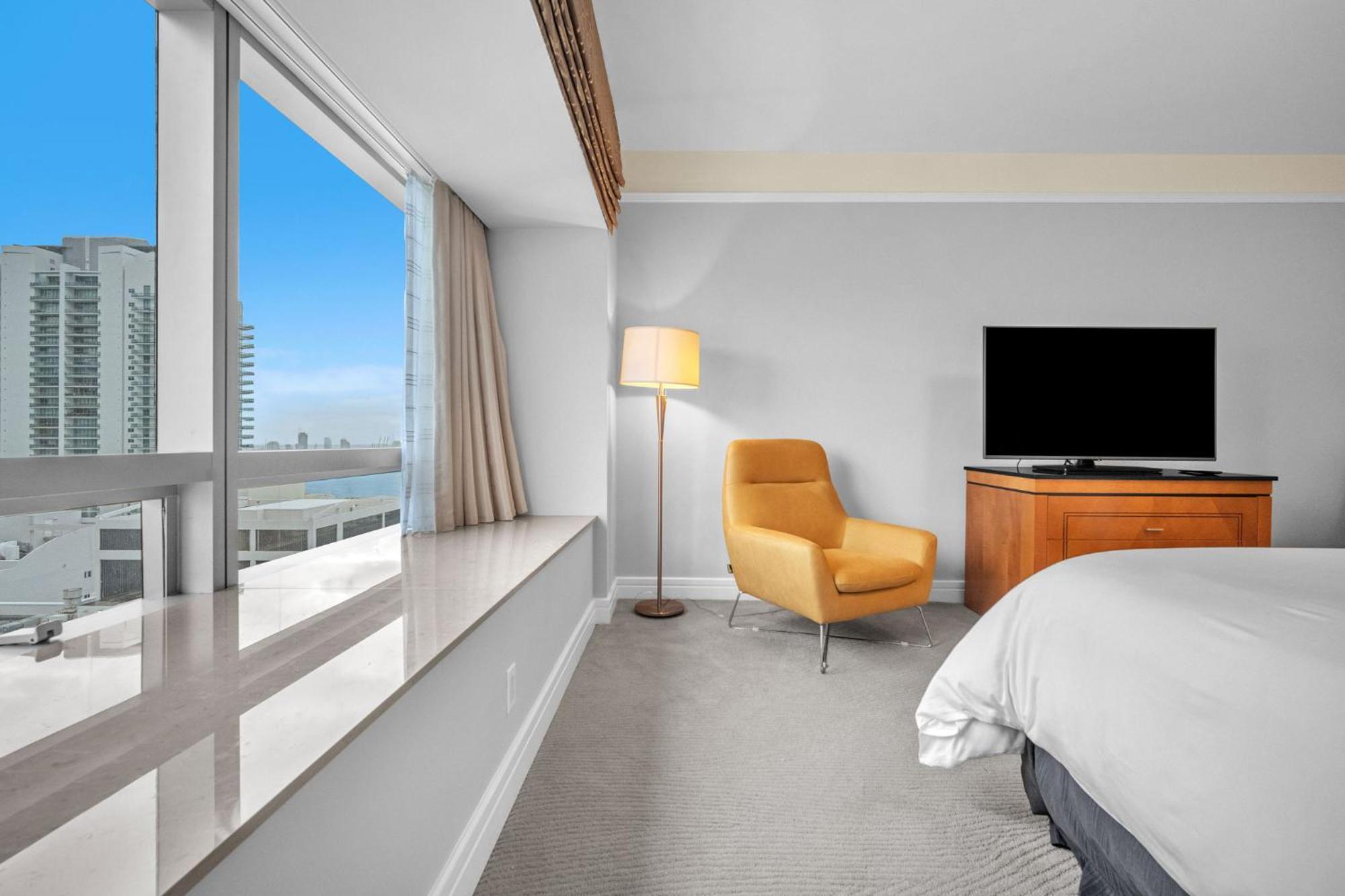 2 Bedroom Or King Four Seasons Free Wi-fi & Free Parking * Miami